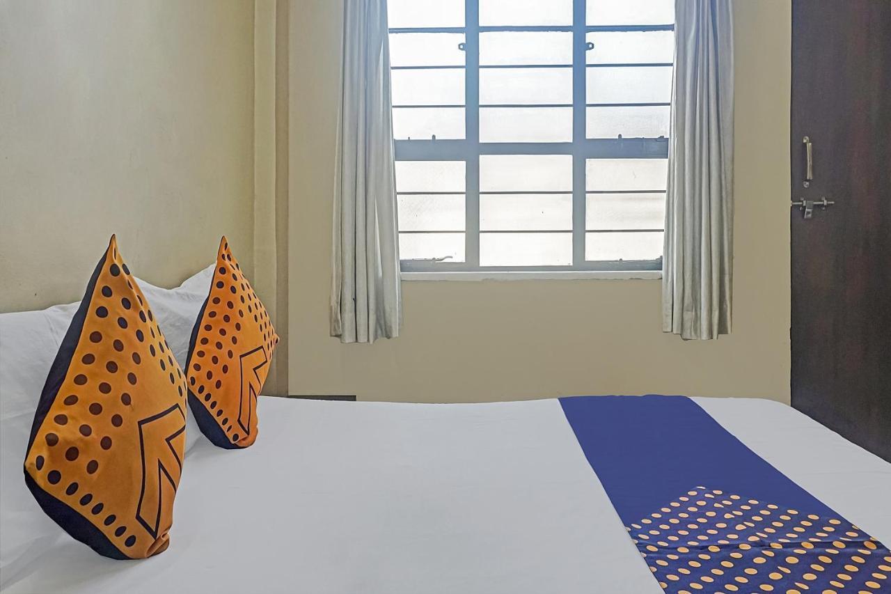 Oyo Flagship 75444 Hotel Kinara Lodging & Boarding Mangvadi Exterior photo