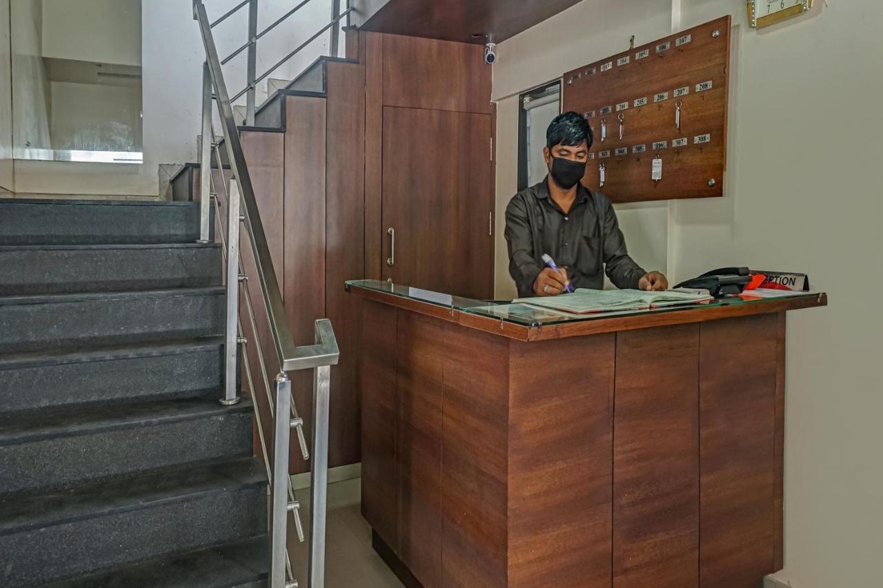 Oyo Flagship 75444 Hotel Kinara Lodging & Boarding Mangvadi Exterior photo